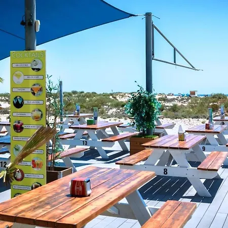 Beautiful Town Centre Townhouse With Shared Pool * تافيرا