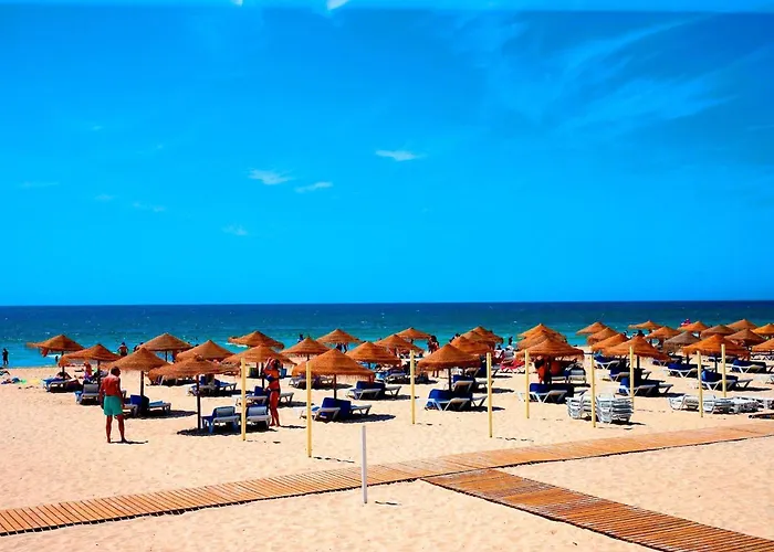 펜션 Beautiful Town Centre Townhouse With Shared Pool *