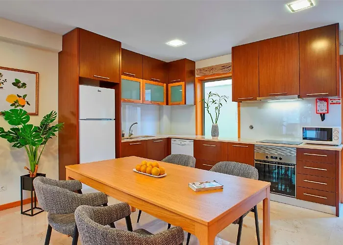 Beautiful Town Centre Townhouse With Shared Pool Tavira