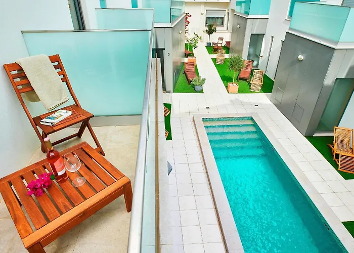 Dom wakacyjny Beautiful Town Centre Townhouse With Shared Pool *