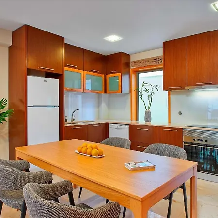 Beautiful Town Centre Townhouse With Shared Pool Tavira