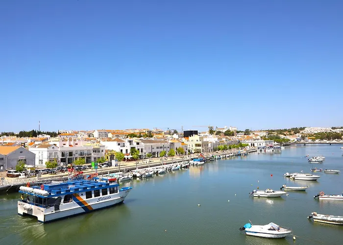 Beautiful Town Centre Townhouse With Shared Pool Tavira