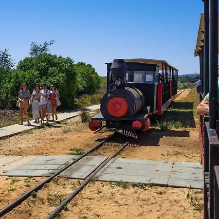 Σπίτι διακοπών Beautiful Town Centre Townhouse With Shared Pool