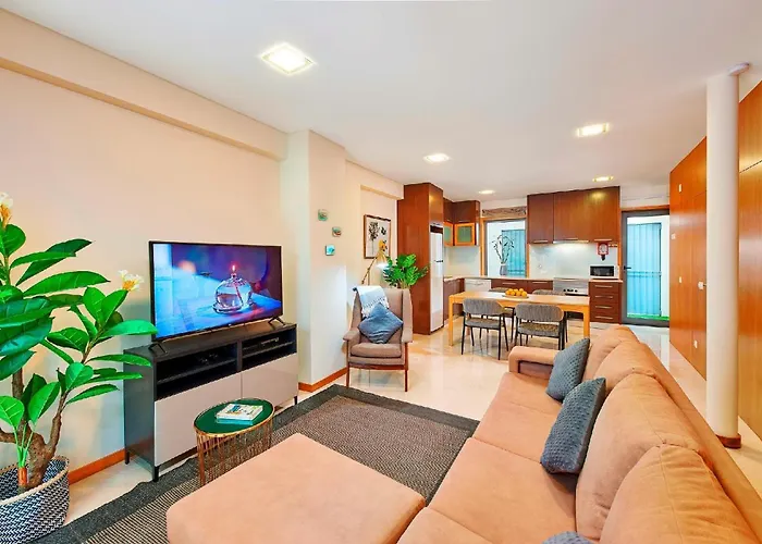 度假居 Beautiful Town Centre Townhouse With Shared Pool